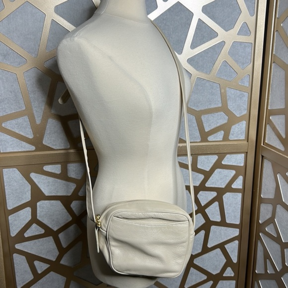 JACQUELINE FERRAR Cream GENUINE LEATHER Multi Pocket Crossbody